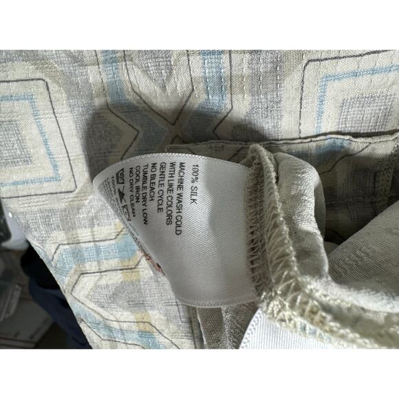 Tommy Bahama Silk Button Down XXL - Picture 6 of 6